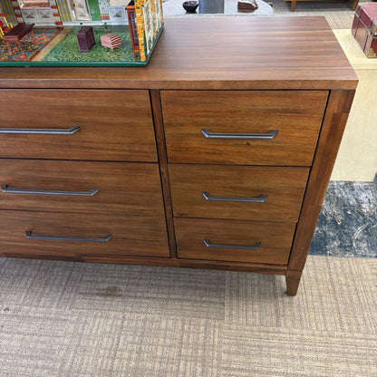 Corona Dresser