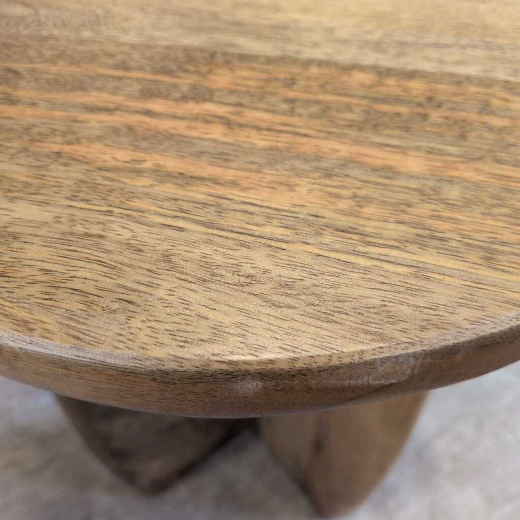 Vaasa Nesting Table Set