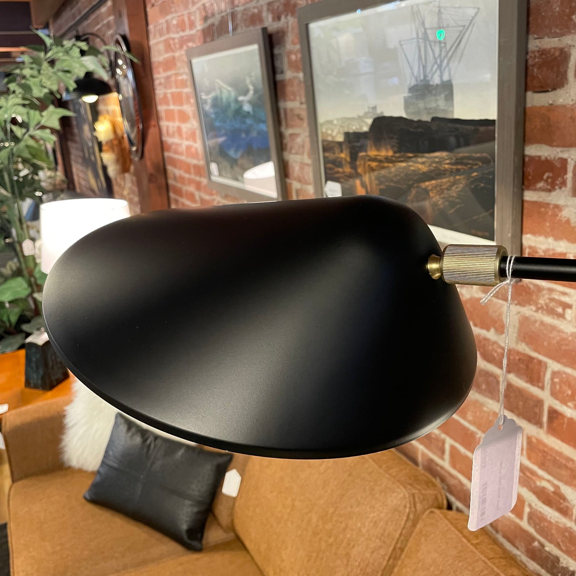 Black Metal Floor Lamp LAMPS