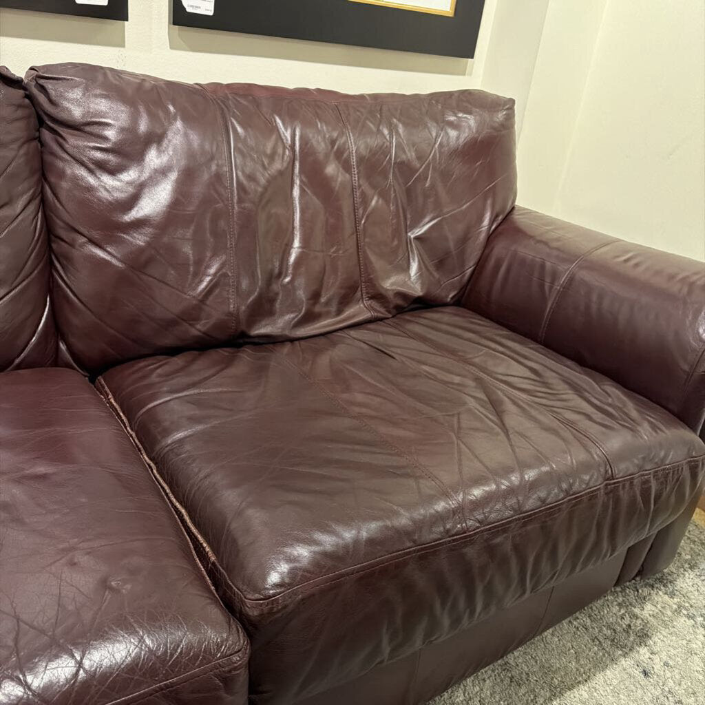 Bordeaux Rolled Arm Leather Sofa