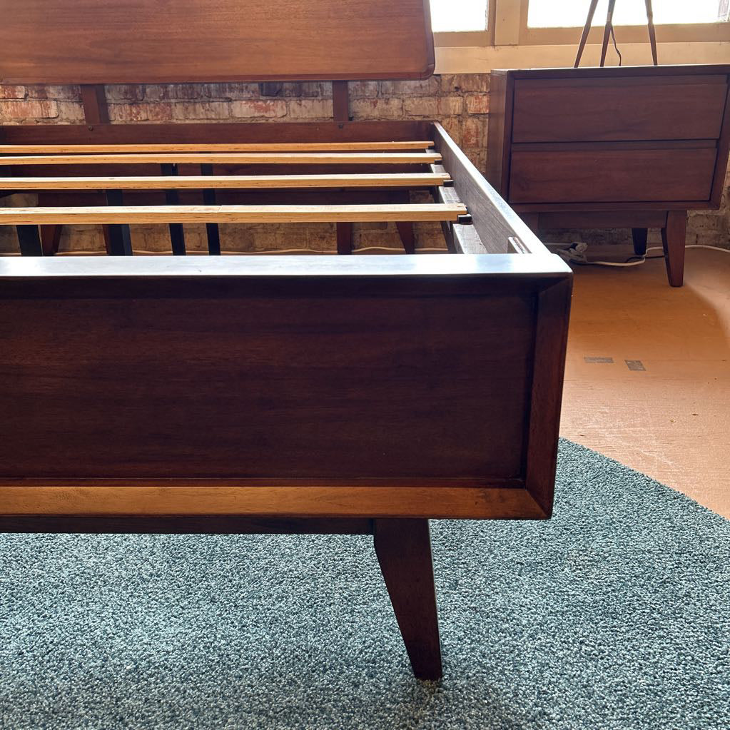 Burdell Ladder Queen Bed