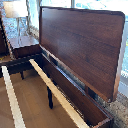 Burdell Ladder Queen Bed