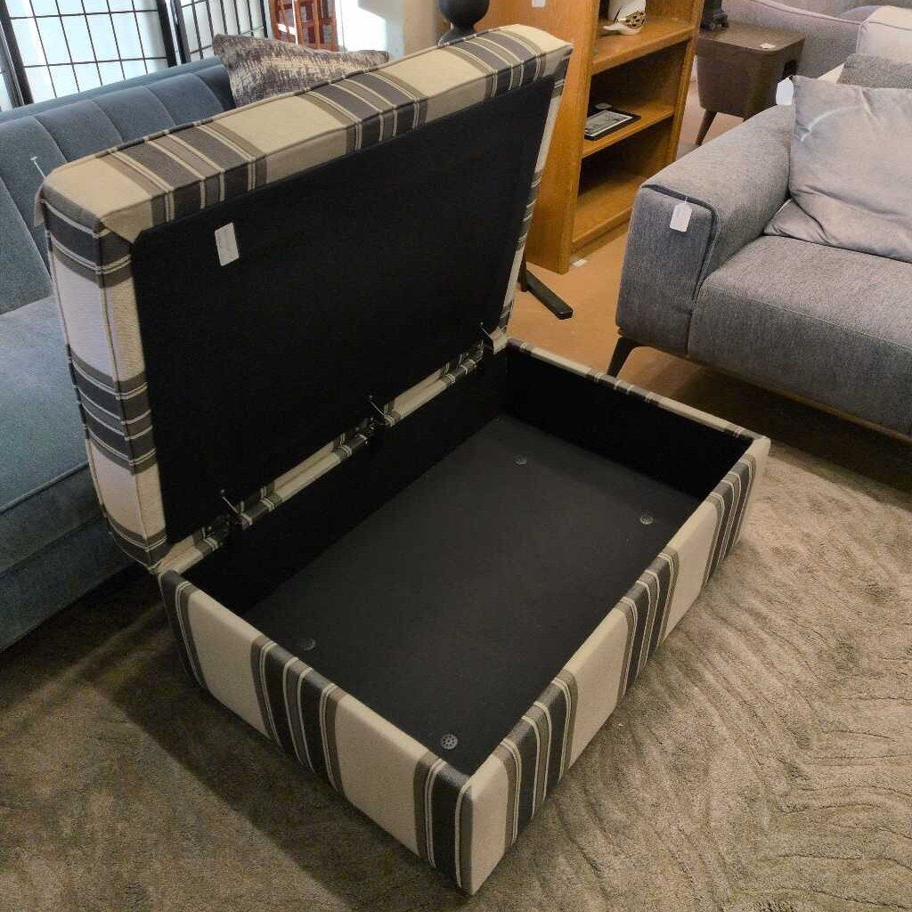 Bassett Furniture Striped Storage Ottoman w/ Wheels