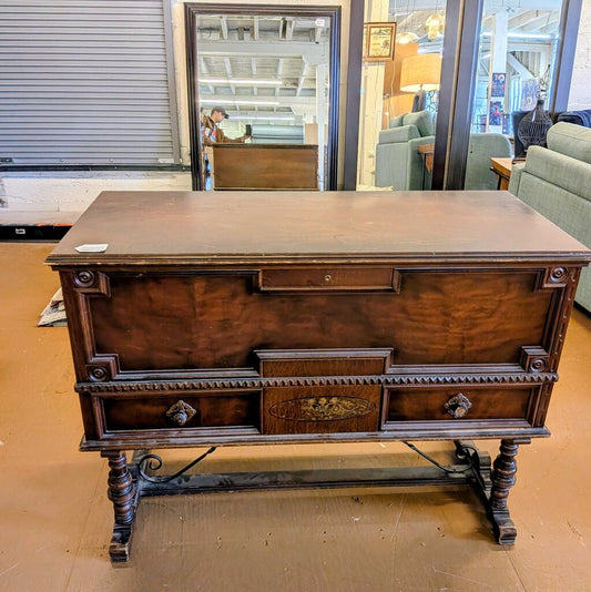 Gregory Furniture Antique Cedar Chest