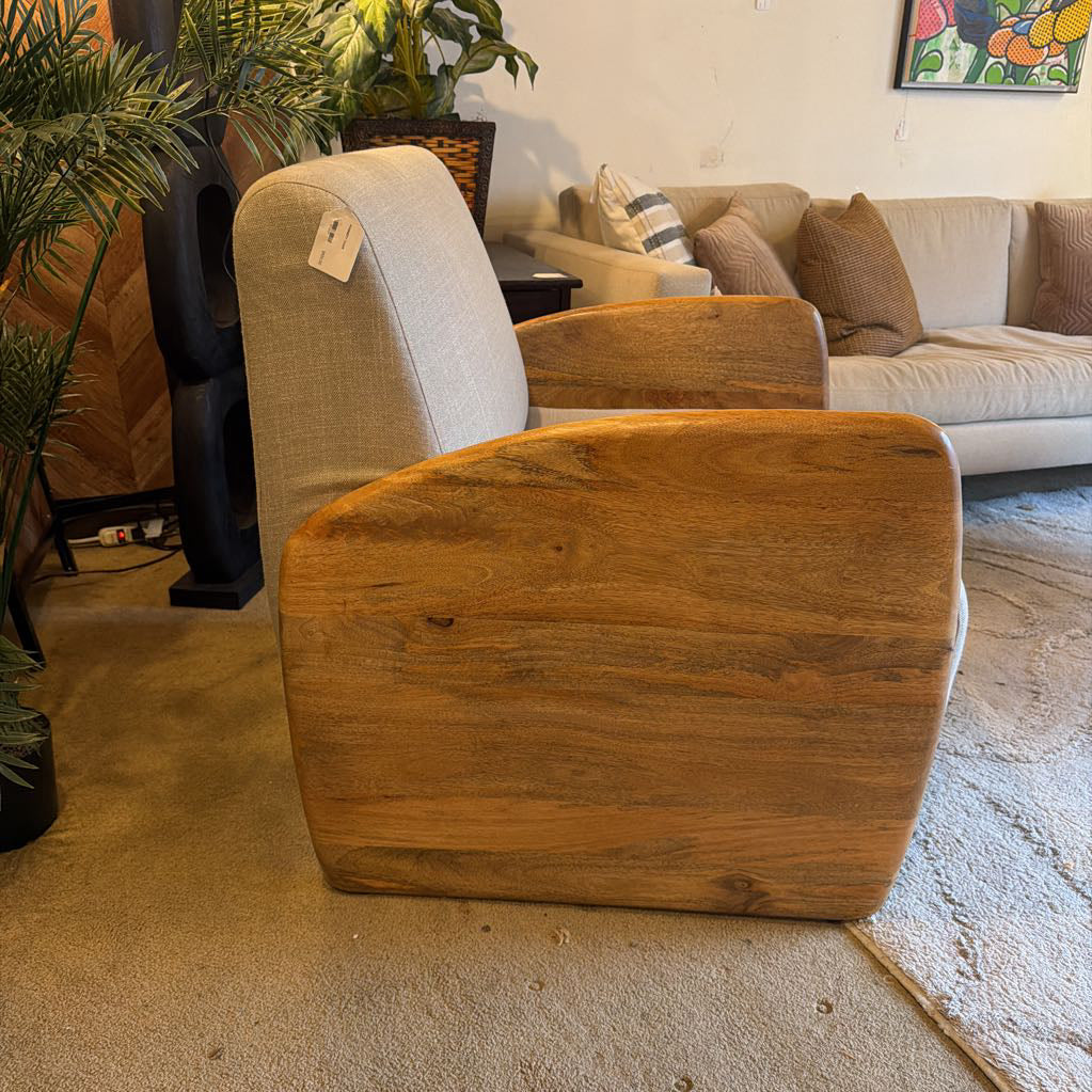 Pommery Armchair U ACCENT CHAIRS