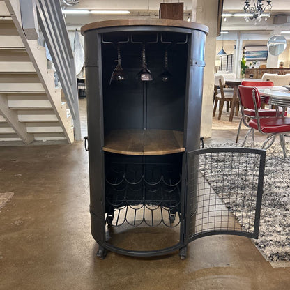 CLAYTEN BAR COUNTER