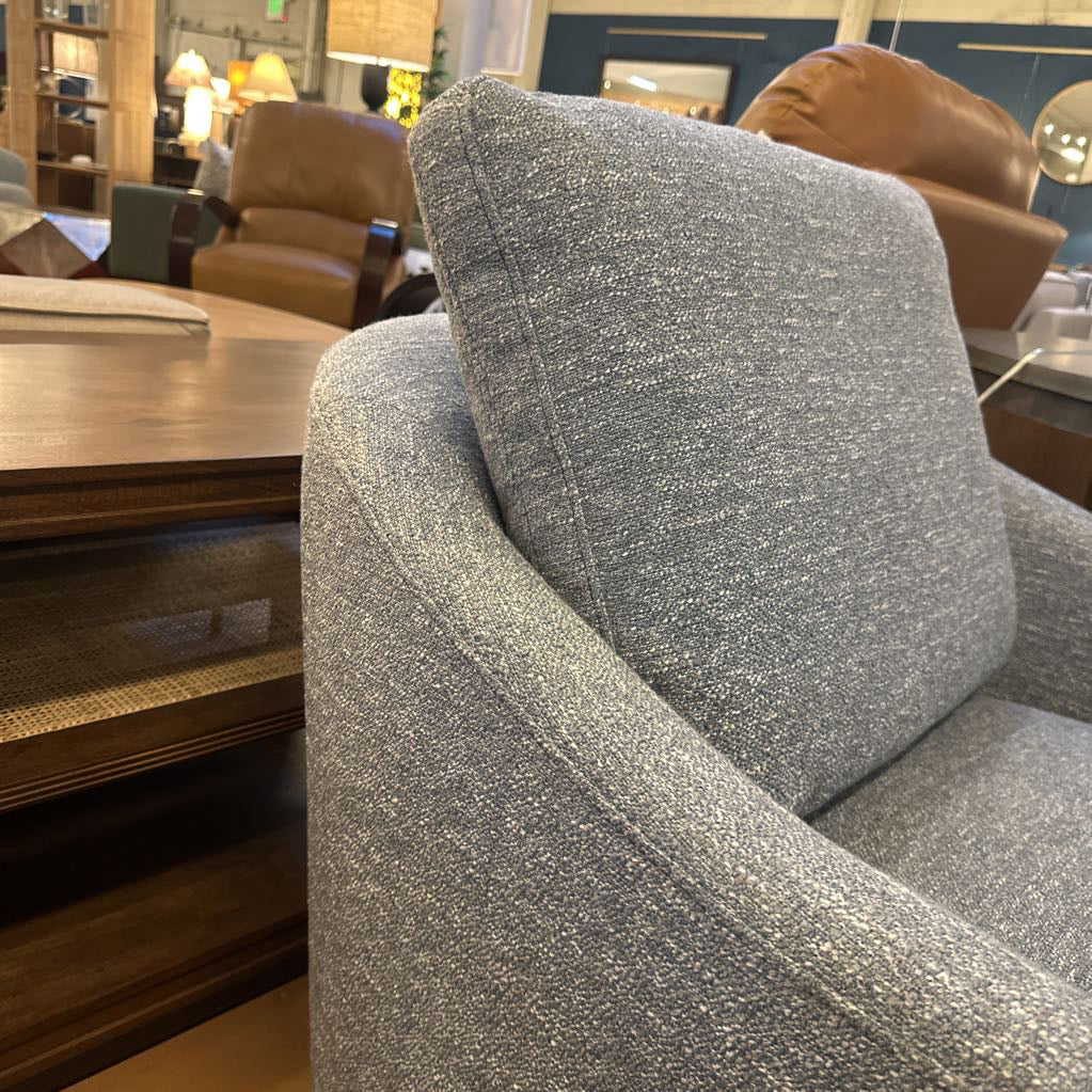 Puelo Azure Swivel Chair