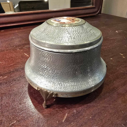 Vint. Round Music Box