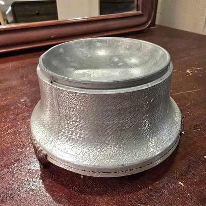 Vint. Round Music Box