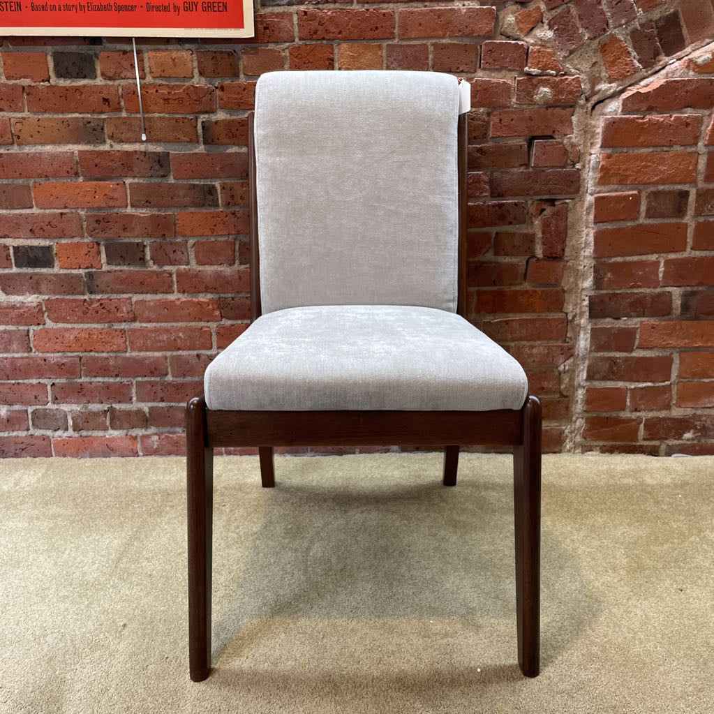 Hojen Upholstered Captain Chair C DINING CHAIRS