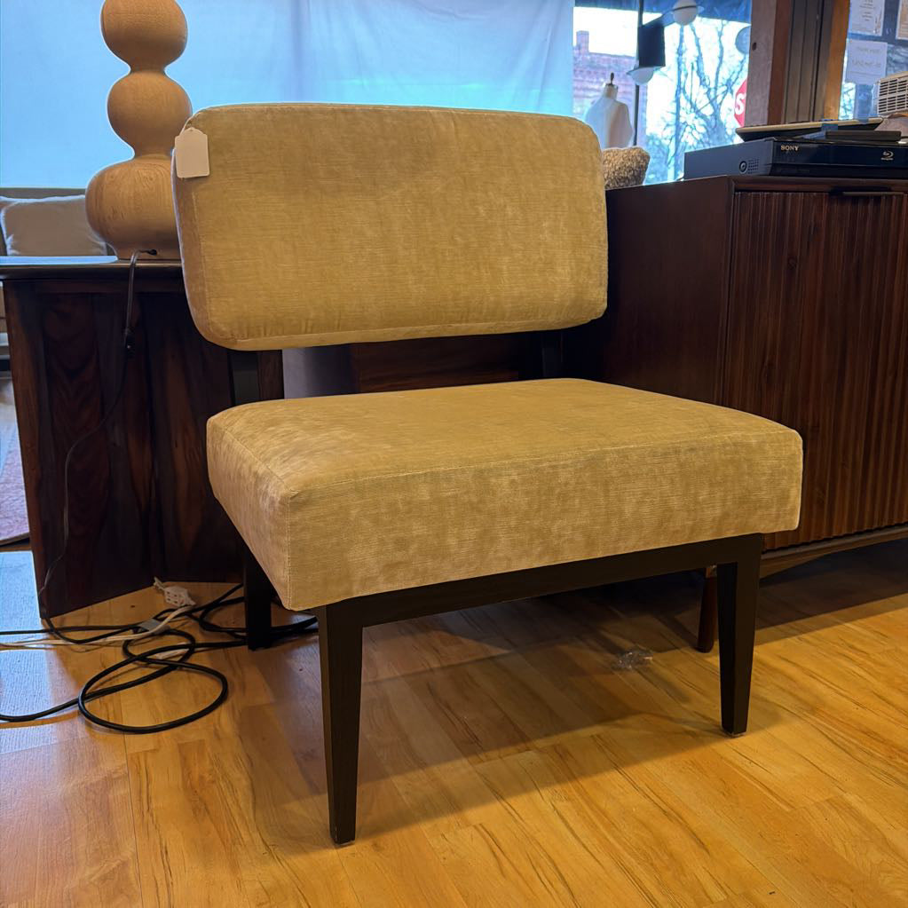 Ecru Velvet Slipper Chair