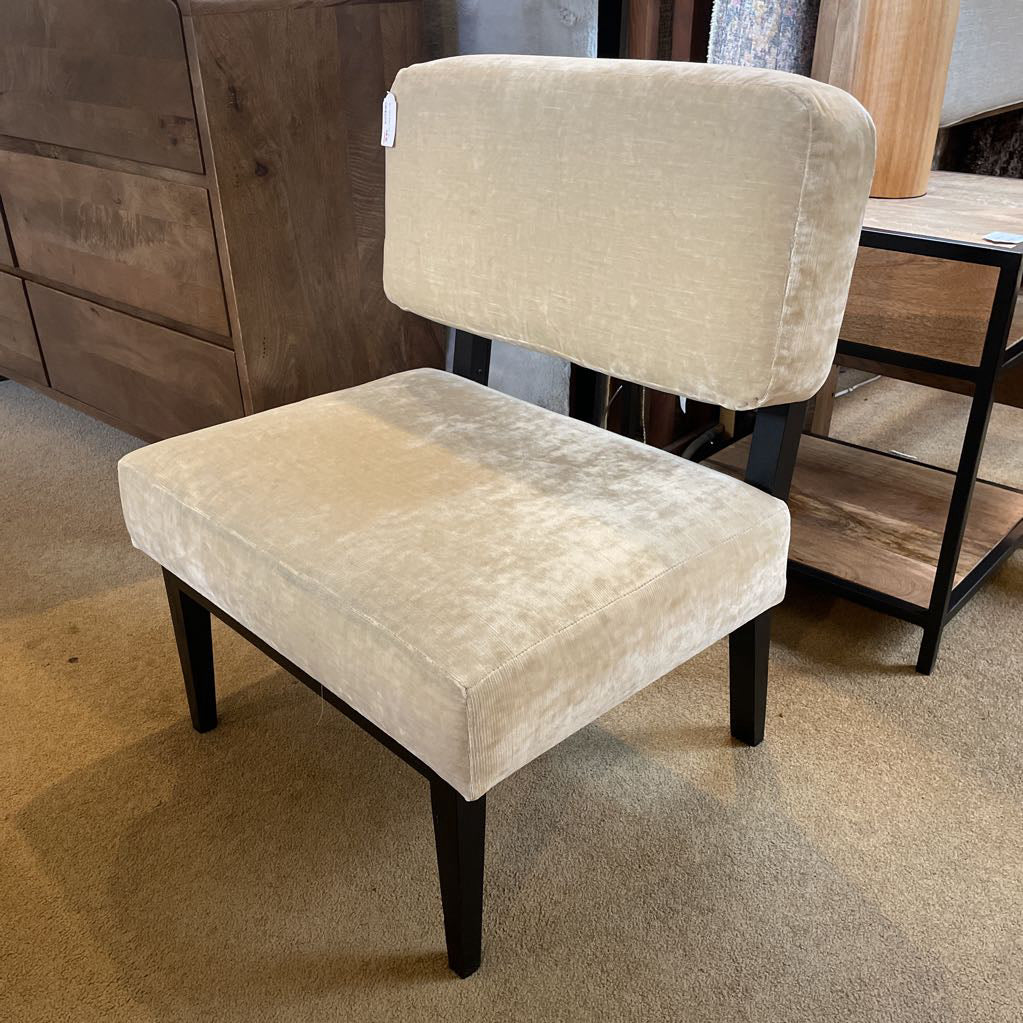 Ecru Velvet Slipper Chair U ACCENT CHAIRS