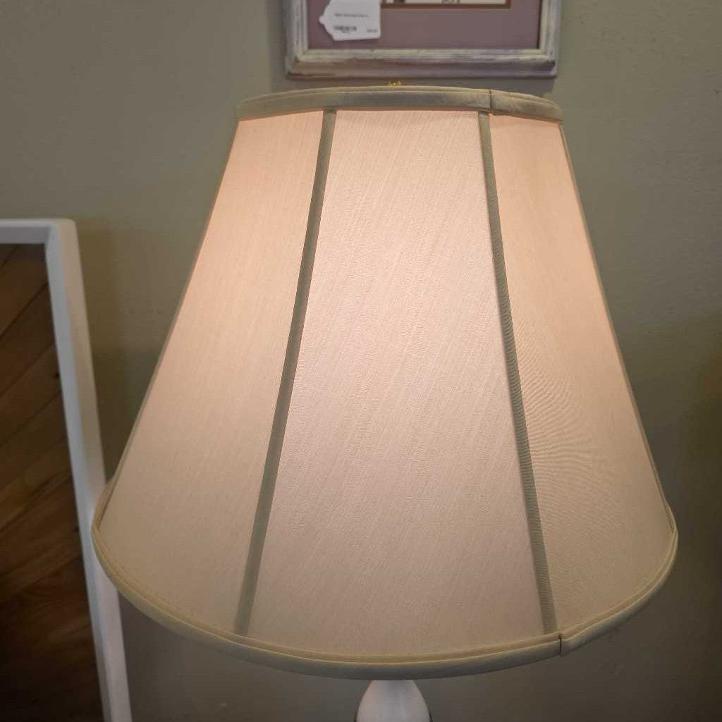 White & Gold Classic Style Table Lamp LAMPS
