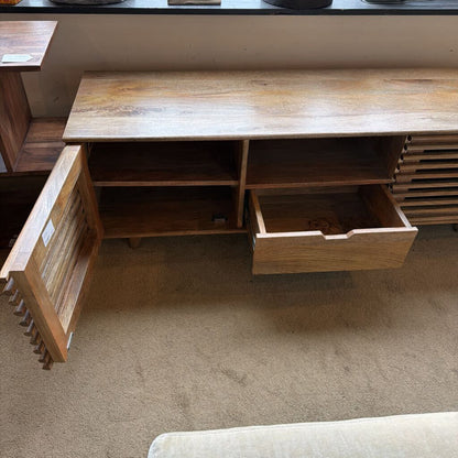 wood low media stand