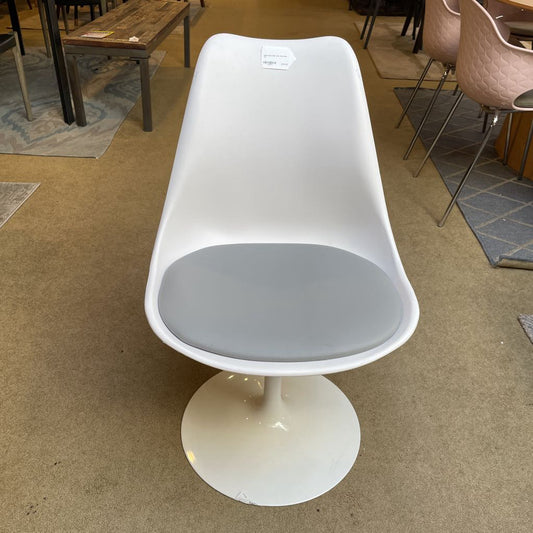 White Mod Chair with Grey Seat U ACCENT CHAIRS