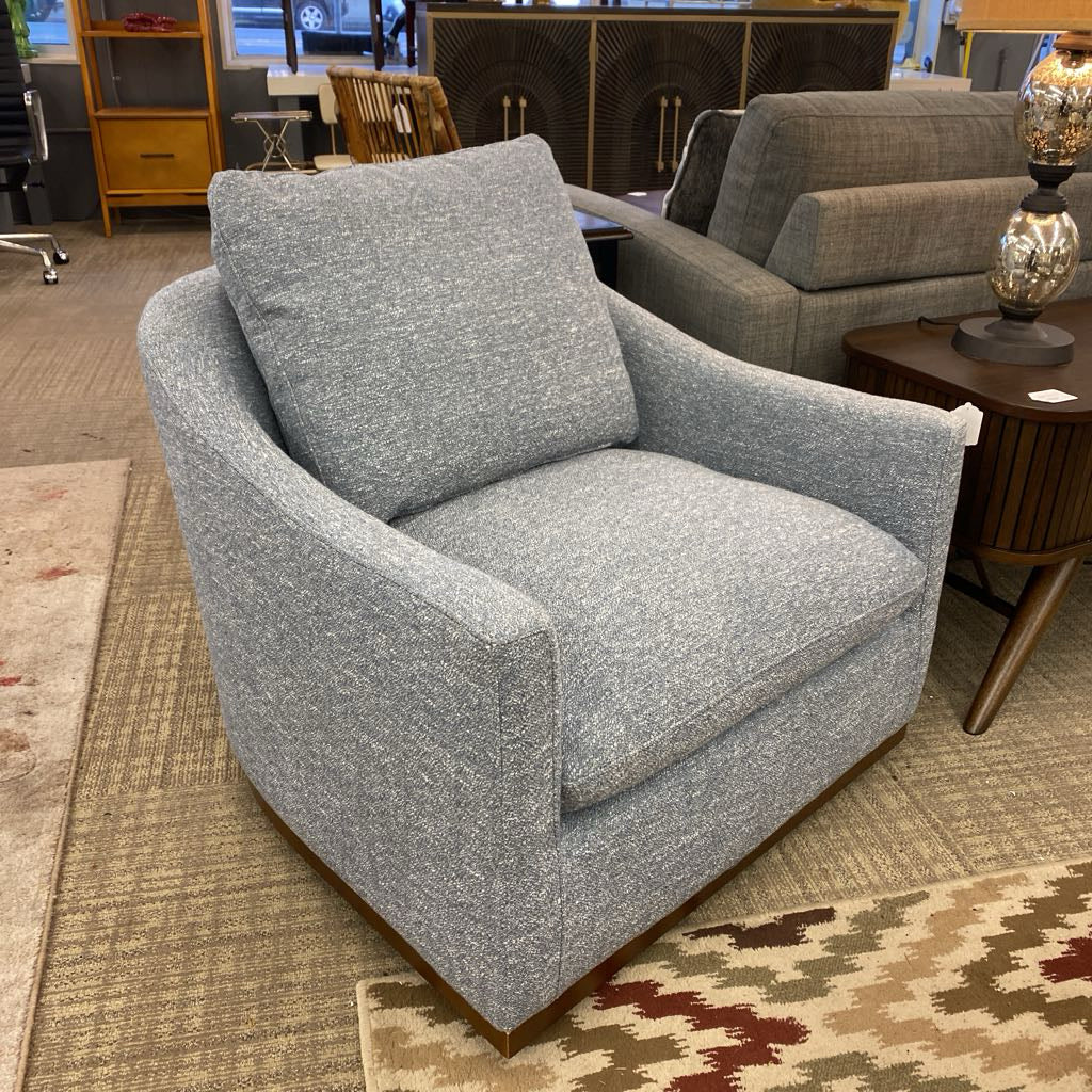 Puelo Azure Swivel Chair