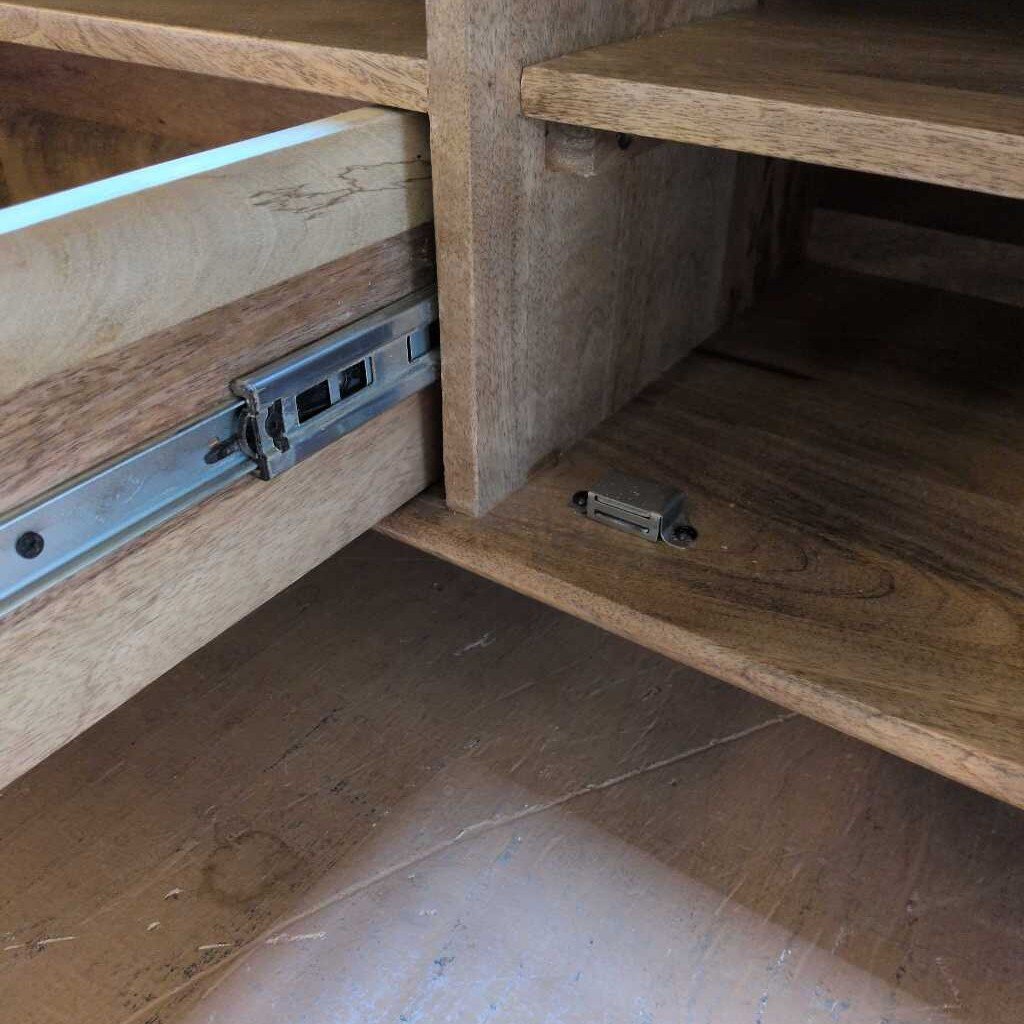 Wooden furniture with a drawer slide mechanism