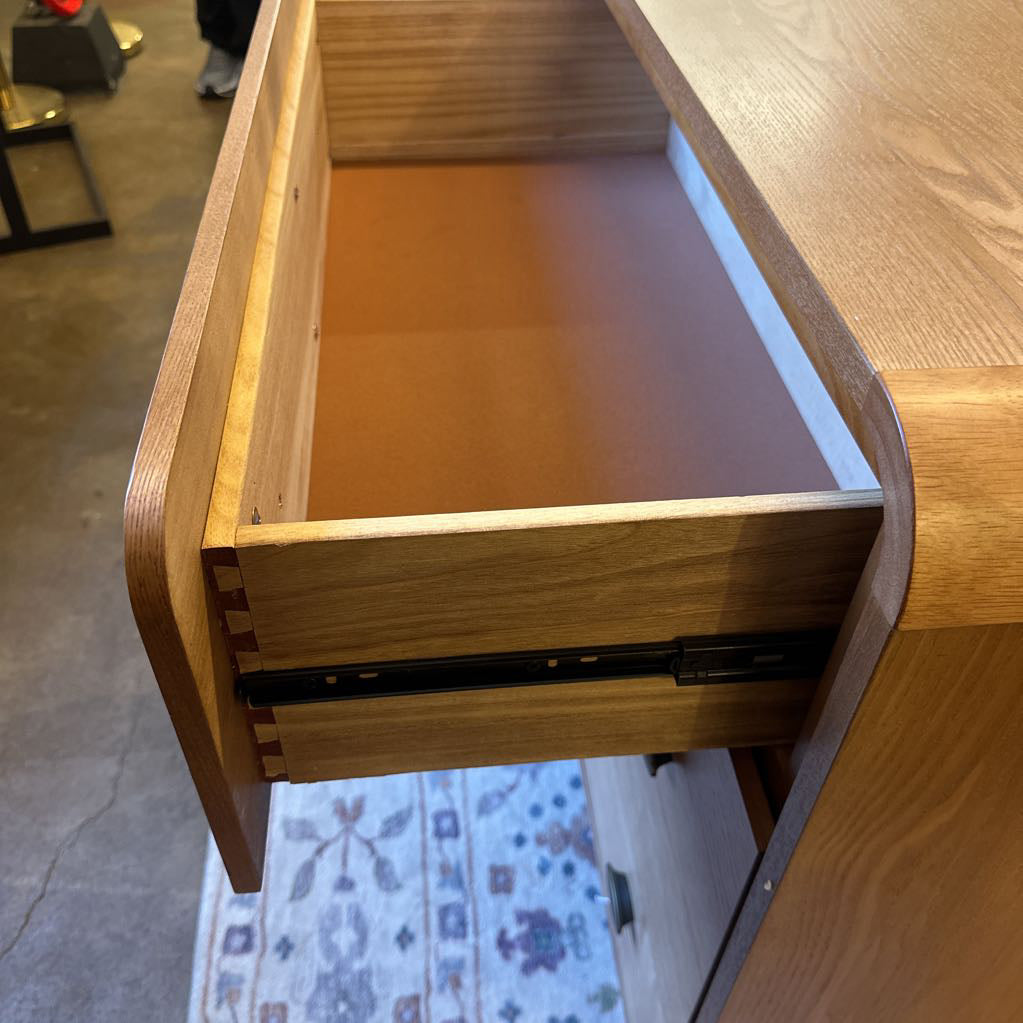 MC Ash Dresser C LOWBOYS