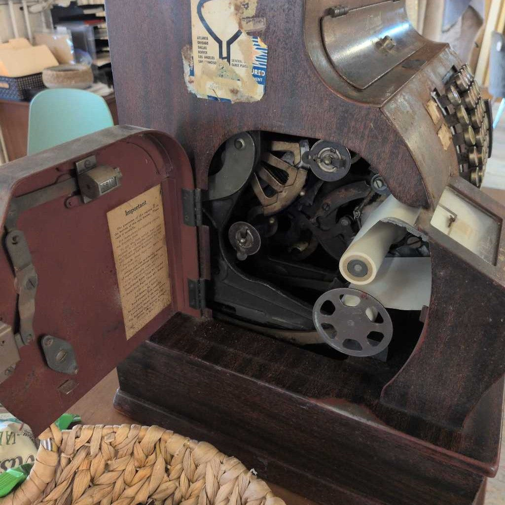 Vintage Cash Register UNIQUE FINDS