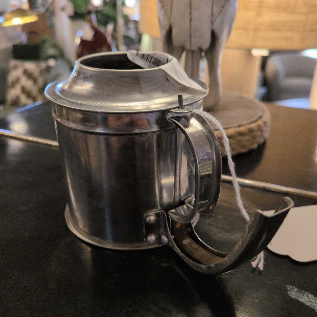 Small Flour Sifter SMALLS