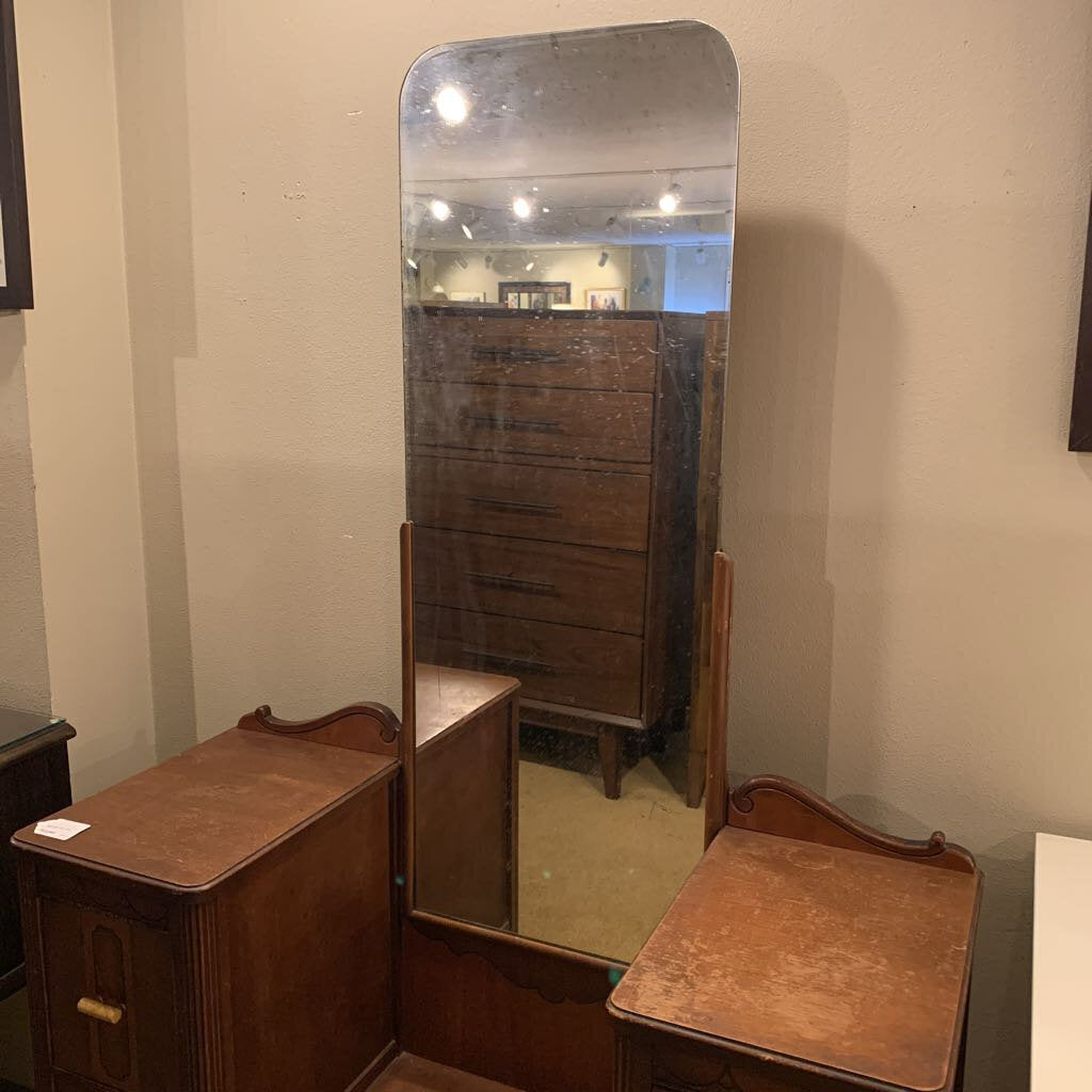 Column Edge Narrow Mirror Vanity