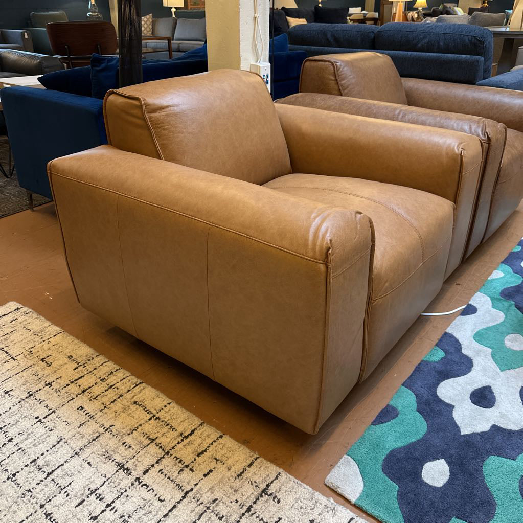 Premium Sienna Leather Chair U ACCENT CHAIRS