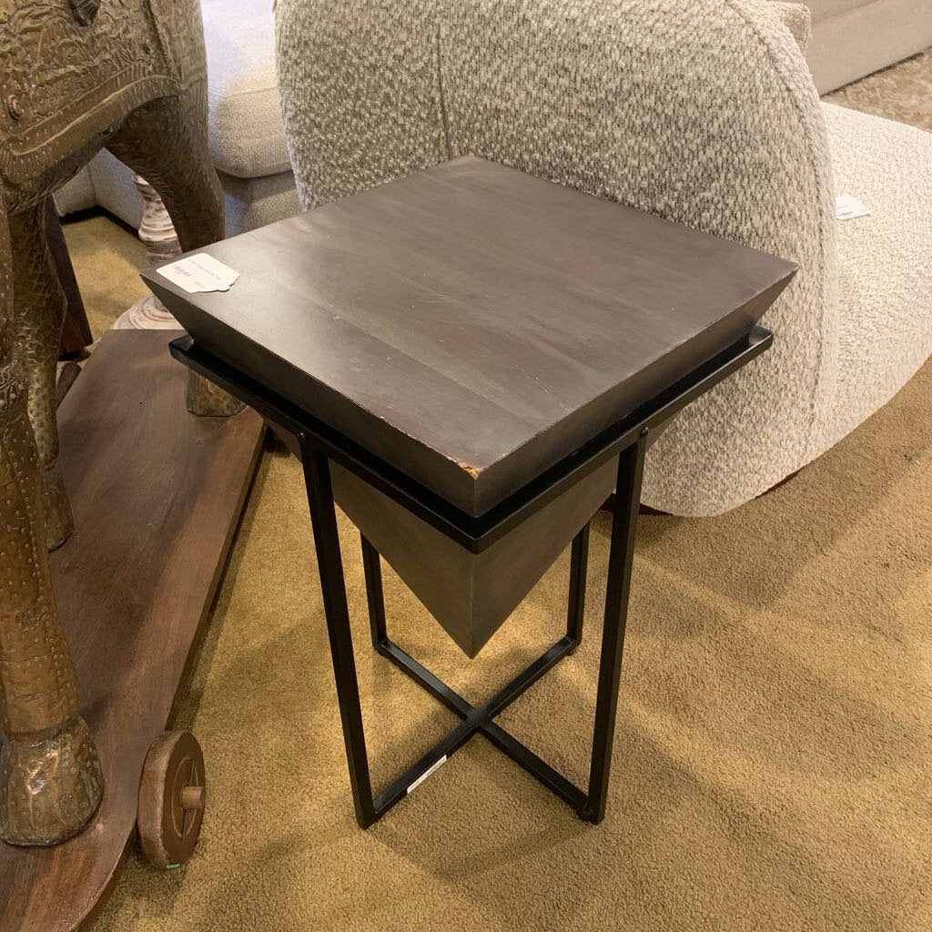 M. Grey Triangle Cube End Table