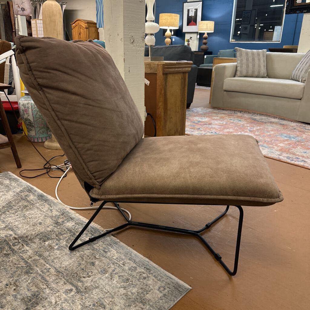 Modern Comfy Slipper Chair w/metal Base