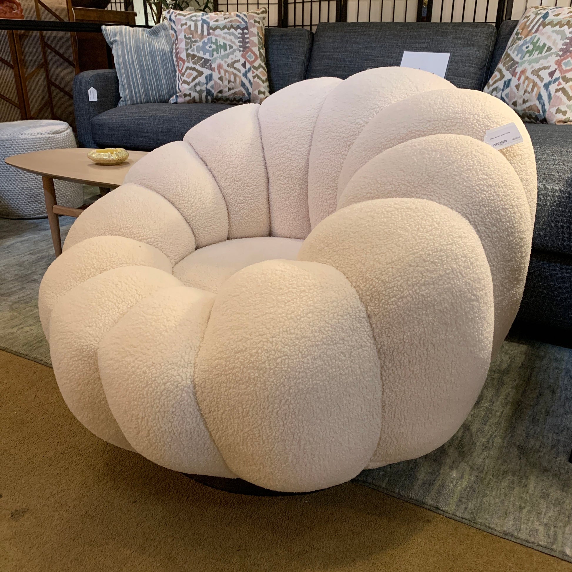 White Boucle Swivel Chair U ACCENT CHAIRS
