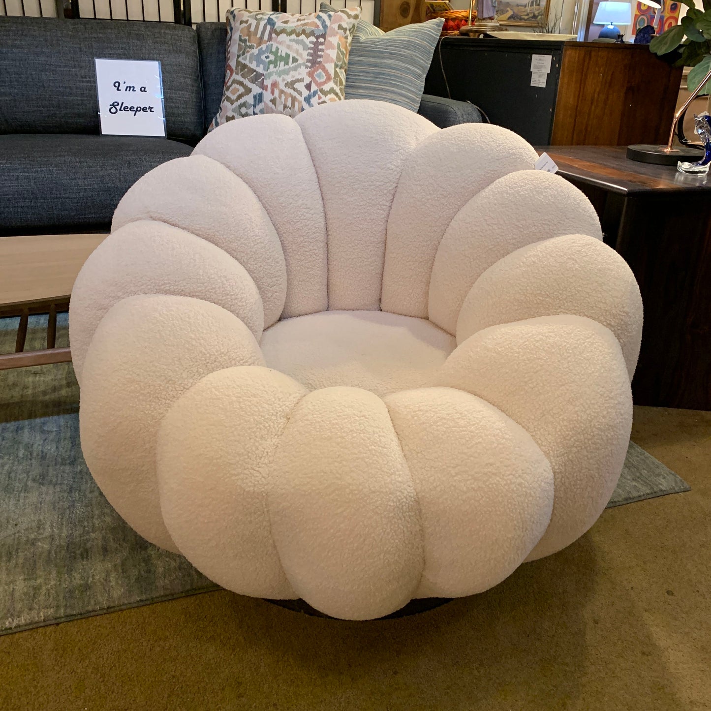 White Boucle Swivel Chair U ACCENT CHAIRS