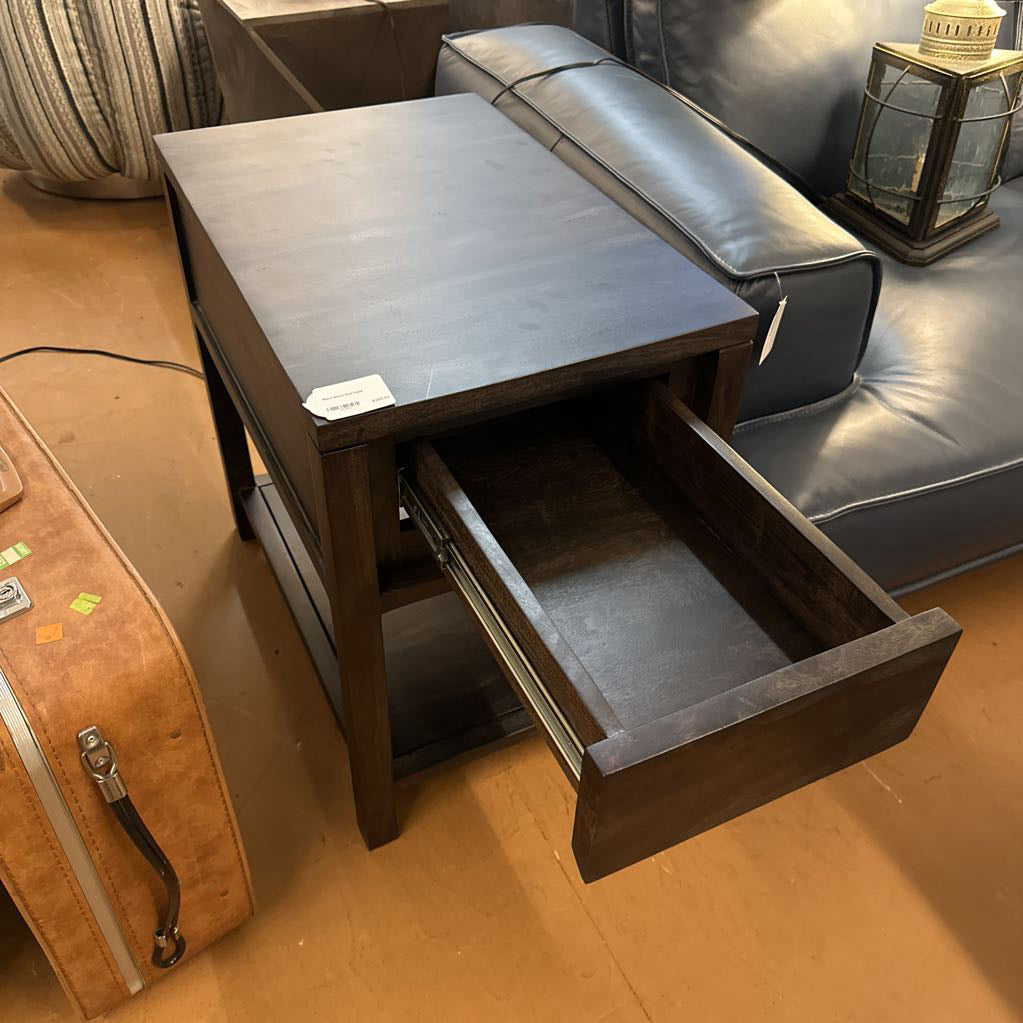 Black Metro End Table C SIDE TABLES