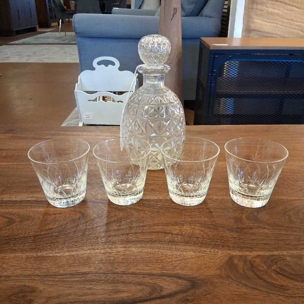 Whiskey set of 4 glasses w/ Decanter