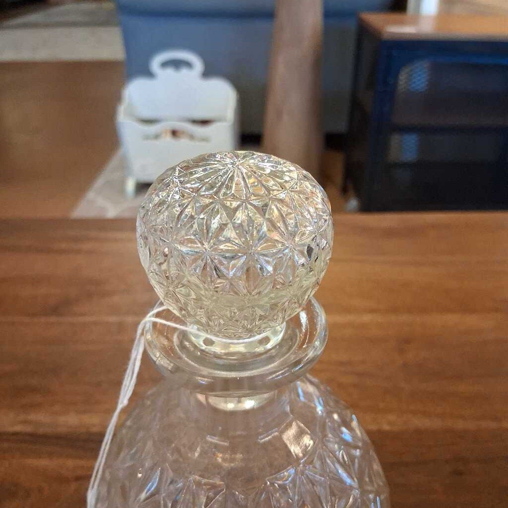 Whiskey set of 4 glasses w/ Decanter