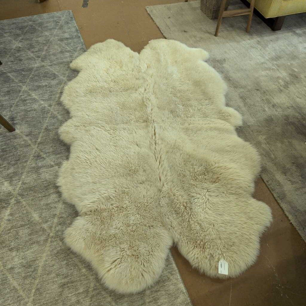 6 x 3.5 Sheep Skin
