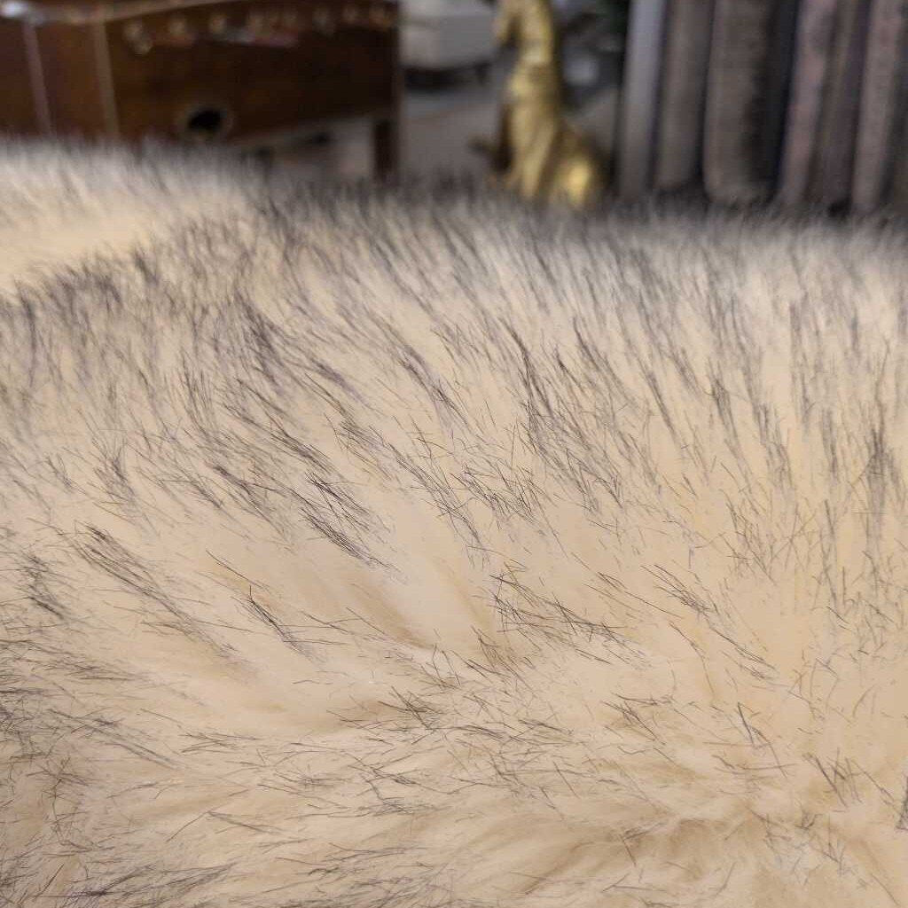 Safavieh Fur Throw Blanket