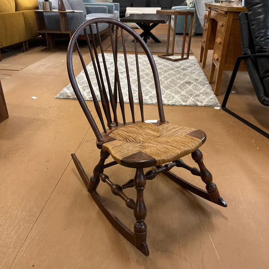 Turned Spindle Rocking Chair U ACCENT CHAIRS