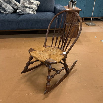 Turned Spindle Rocking Chair U ACCENT CHAIRS