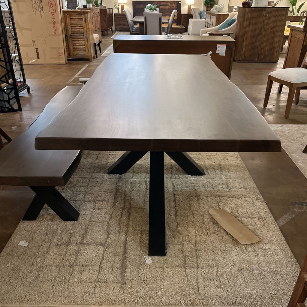 Eberhard Dining Table