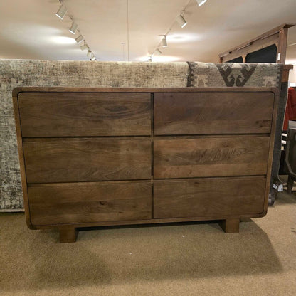 Milbunde Dresser
