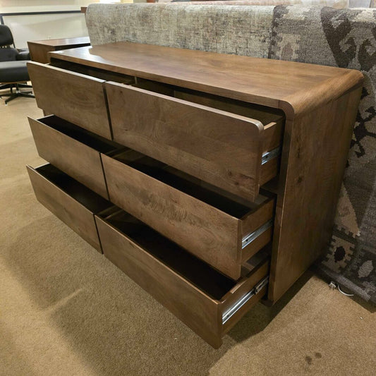 Milbunde Dresser