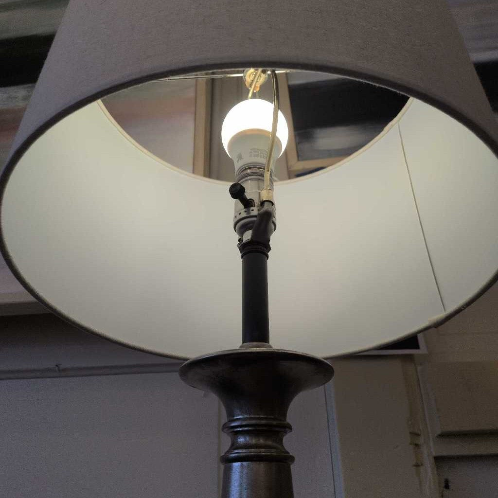 Solid Metal Table Lamp LAMPS