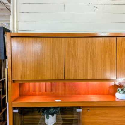 Large Media Unit W/ Speakers and Lights