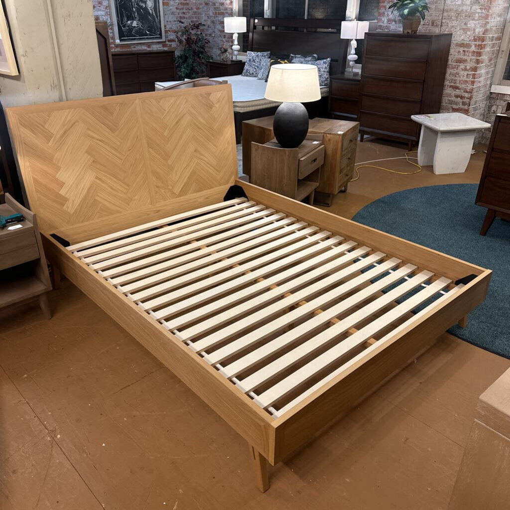 Colton Queen Bed