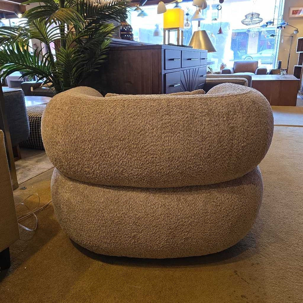 Button Mushroom Curved Back Swivel Chair