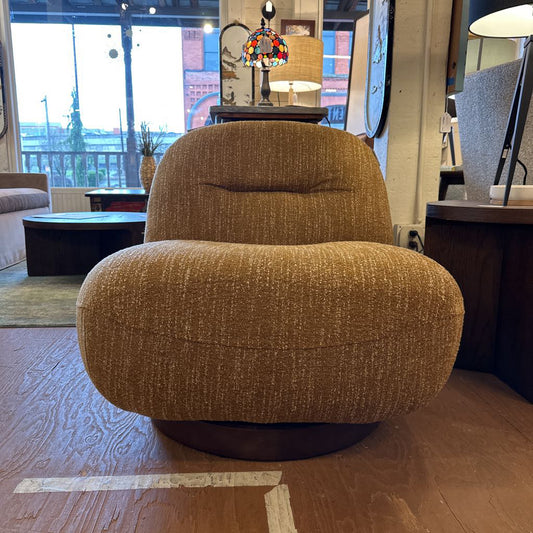 Retro Fabric Lounge Chair