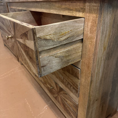 Cameron Dresser C LOWBOYS