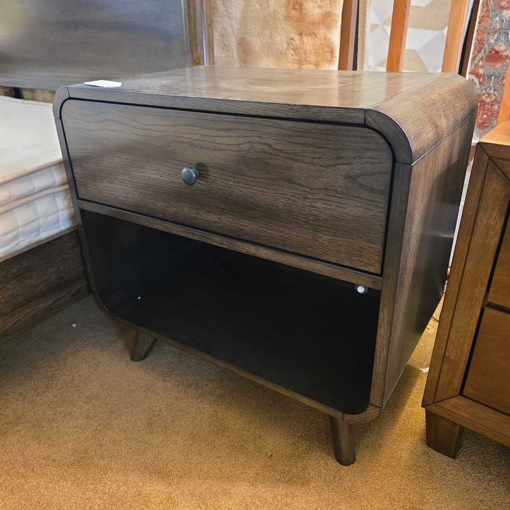 Regina Walnut Nightstand C NIGHTSTANDS