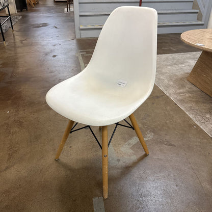 Mid Century White Modern Dining Side Chair w/ Wood Legs C DINING CHAIRS