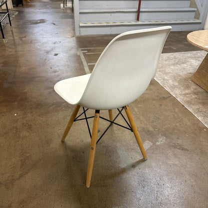Mid Century White Modern Dining Side Chair w/ Wood Legs C DINING CHAIRS
