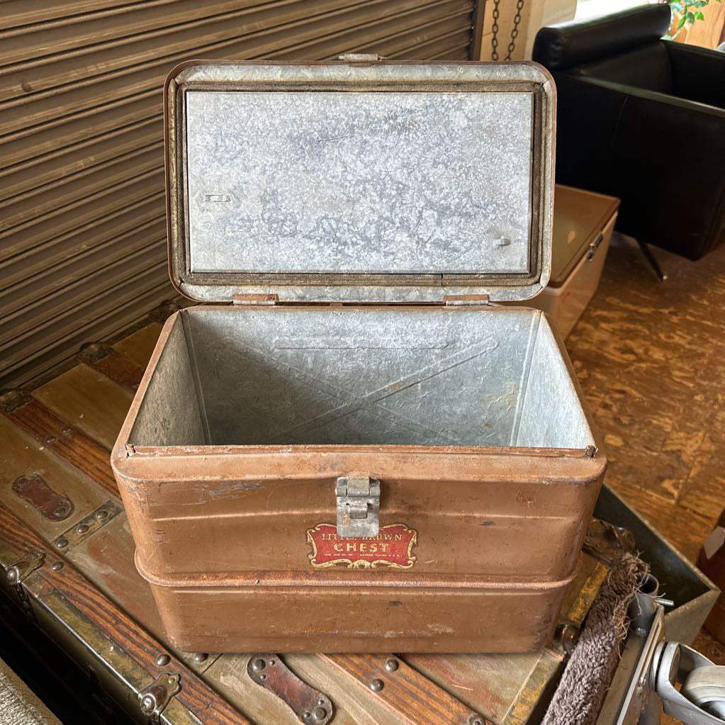 Vintage Little Brown Chest C TRUNKS